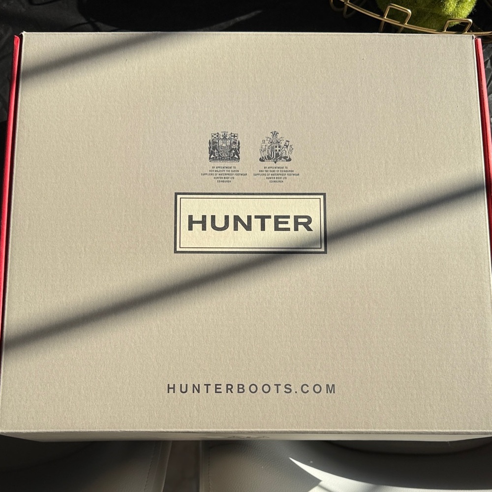 Hunter Women's Fuchsia Rain Boots - Picture 5 of 5